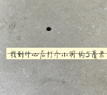 花山瓷砖空鼓维修公司专业解答在瓷砖铺贴过程中，如果砂料搅拌不均匀，将会带来以下问题